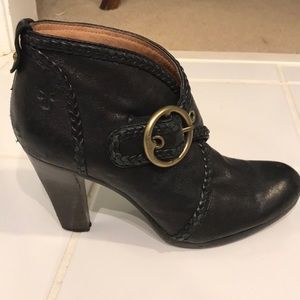 Frye Black Leather Bootie “Vicki” sz 6